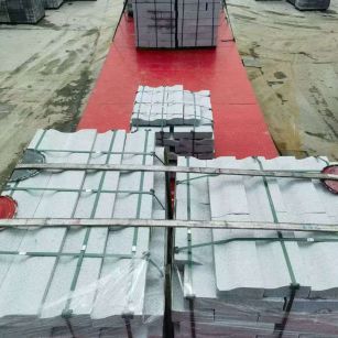 湘潭 芝麻白仿形加直形路沿石出货日常