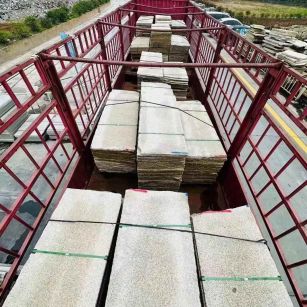 湘潭 黄金麻花岗岩荔枝面，光面毛板装车完成