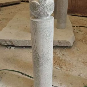 湘潭 芝麻白花岗岩石材挡车石柱、停车柱、圆柱挡车柱、方柱挡车柱等