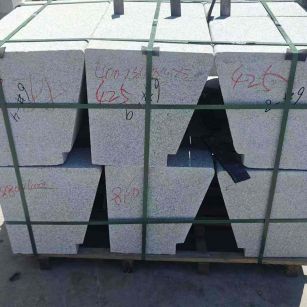 湘潭 芝麻白异形坐凳，石凳