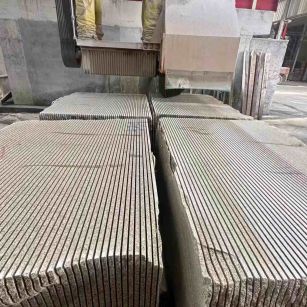 湘潭 车间生产日常，黄金麻白麻花岗岩