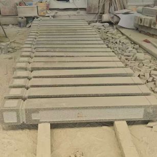 湘潭 芝麻白异形加工雕刻-栏杆大柱，方柱