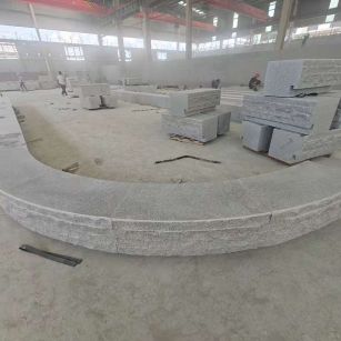 湘潭 芝麻白异形坐凳，自然面光面弧形加工