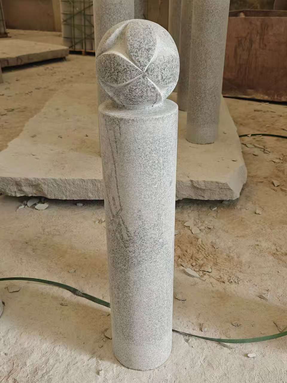 湘潭 芝麻白花岗岩石材挡车石柱、停车柱、圆柱挡车柱、方柱挡车柱等