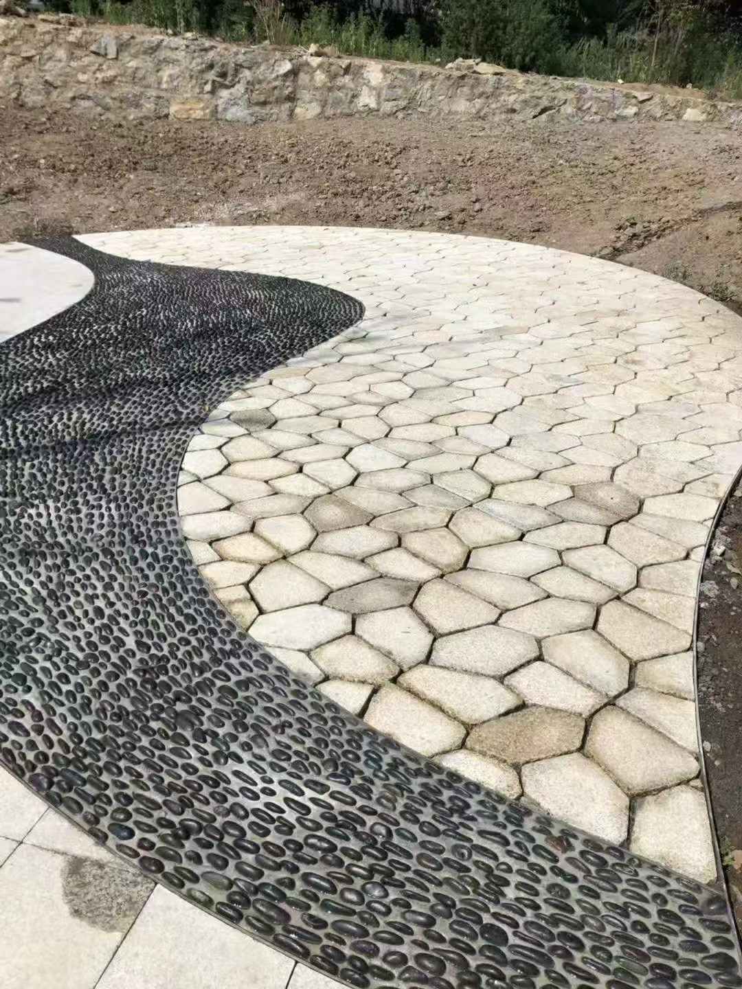 湘潭 黄金麻冰裂纹地铺石工地铺装案例