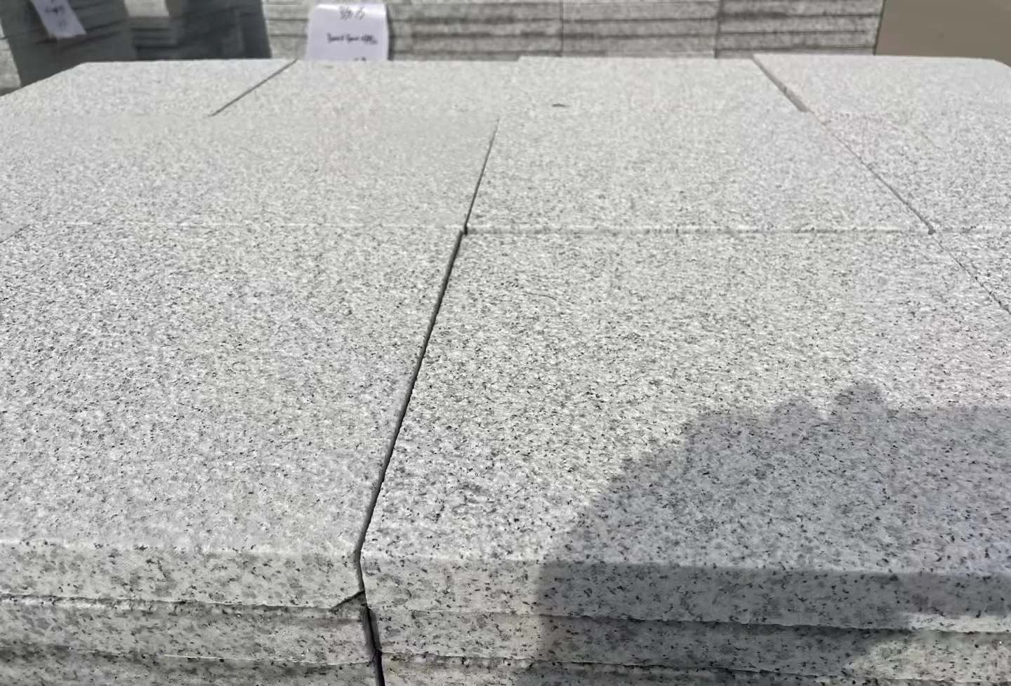 湘潭 白麻花岗岩石材推荐 荔枝面地铺石