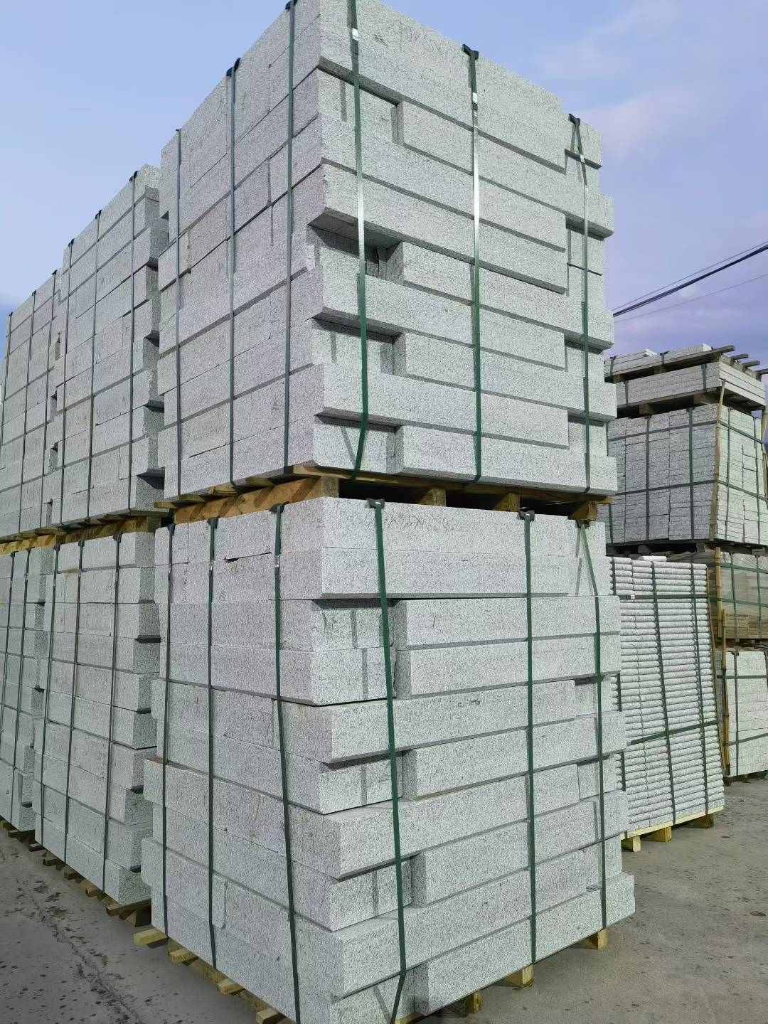 湘潭 芝麻白花岗岩路沿石，路缘石，路肩石，道牙，立缘石，马路牙子，街沿石，侧石等