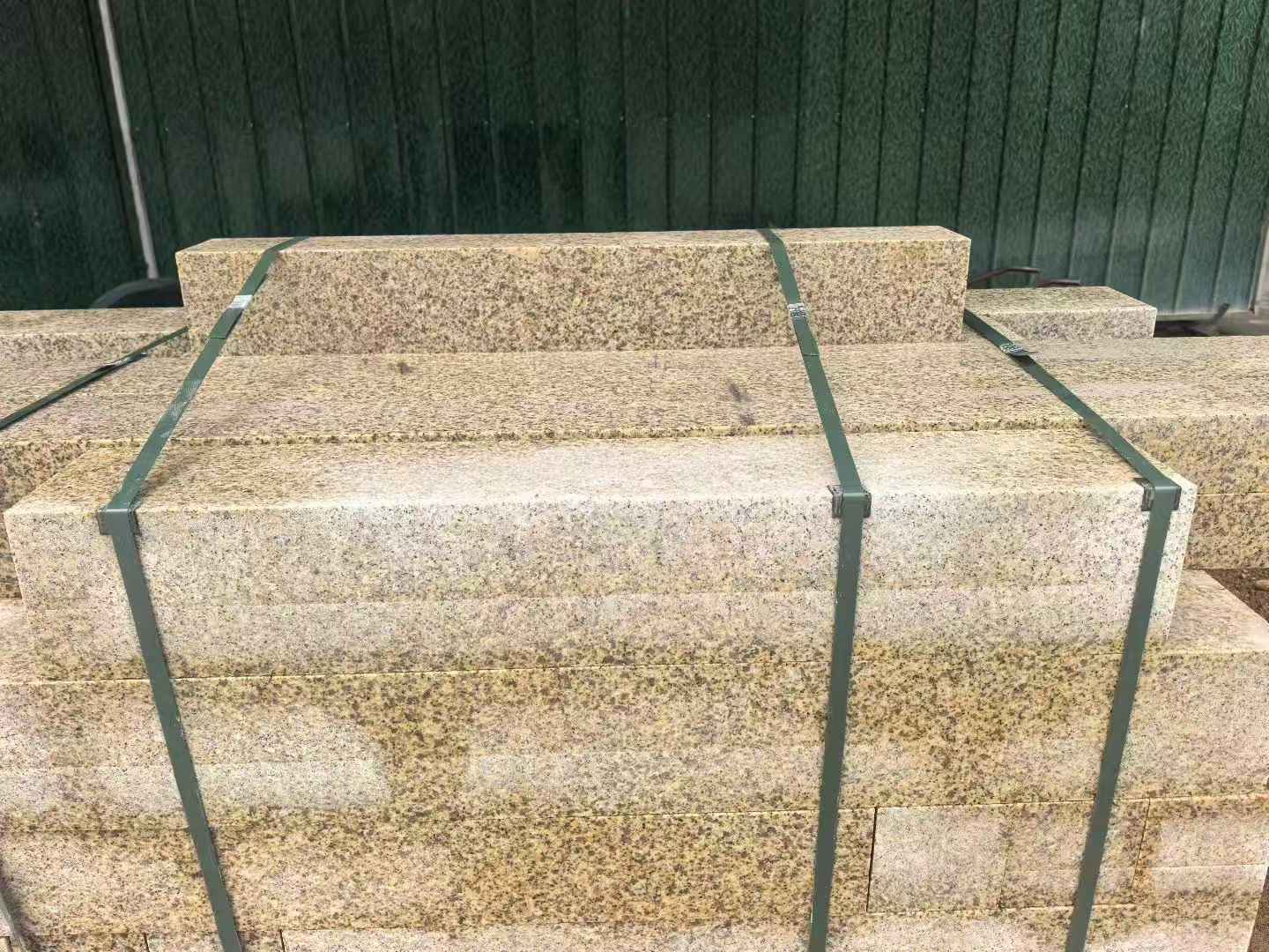 湘潭 黄金麻花岗岩石材机切面栏杆料半成品