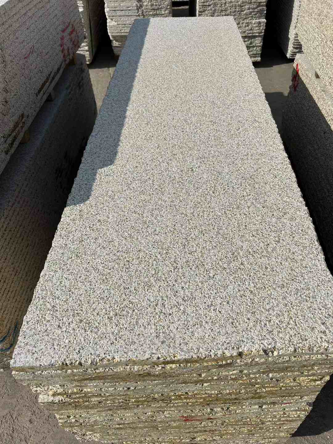 湘潭 黄金麻花岗岩荔枝面毛板，半成品