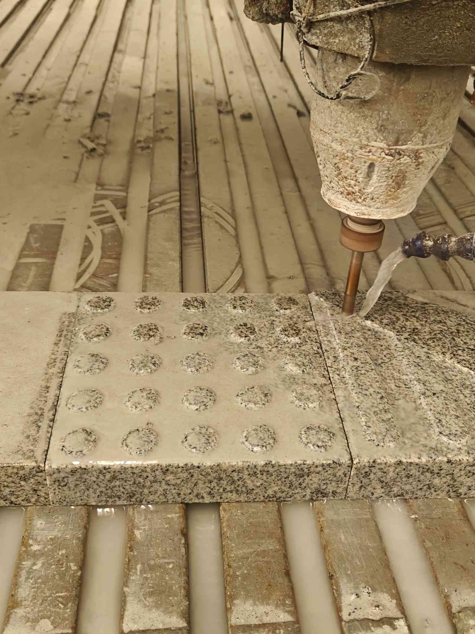 湘潭 芝麻白花岗岩石材盲人石、盲道石、盲点石