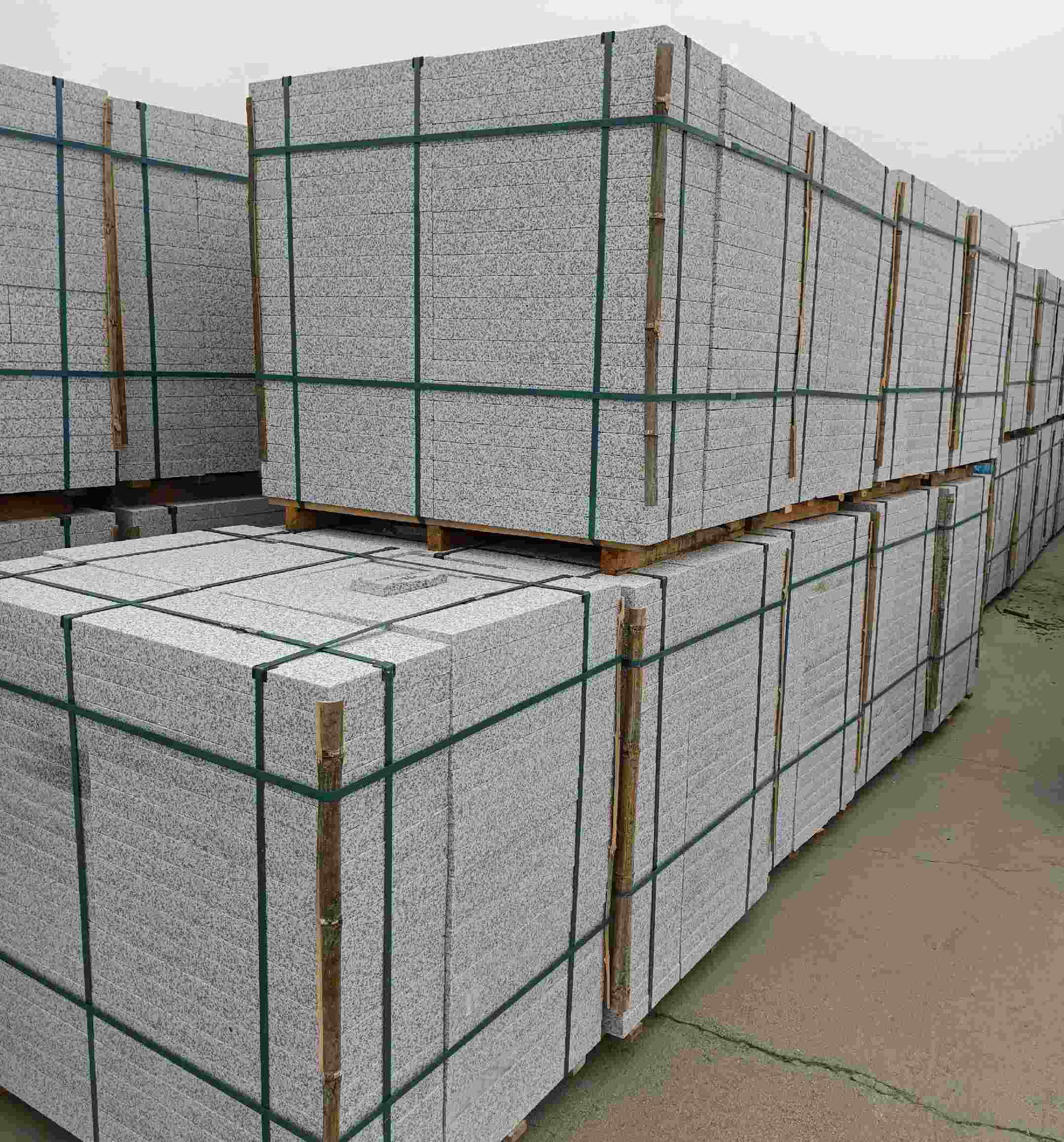 湘潭 白麻花岗岩石材荔枝面地铺石（300*600*50）