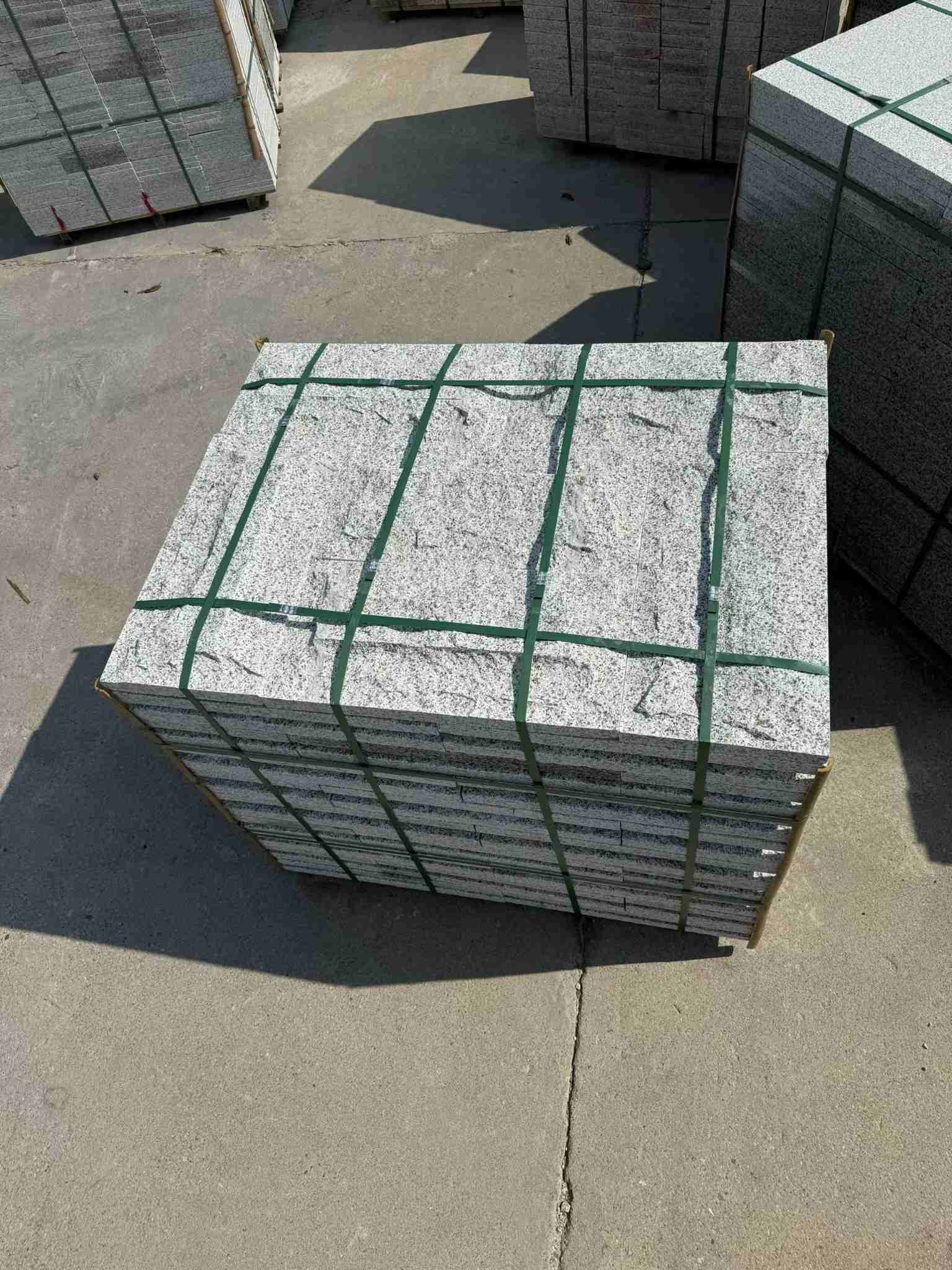 湘潭 白麻花岗岩石材自然面蘑菇石成品