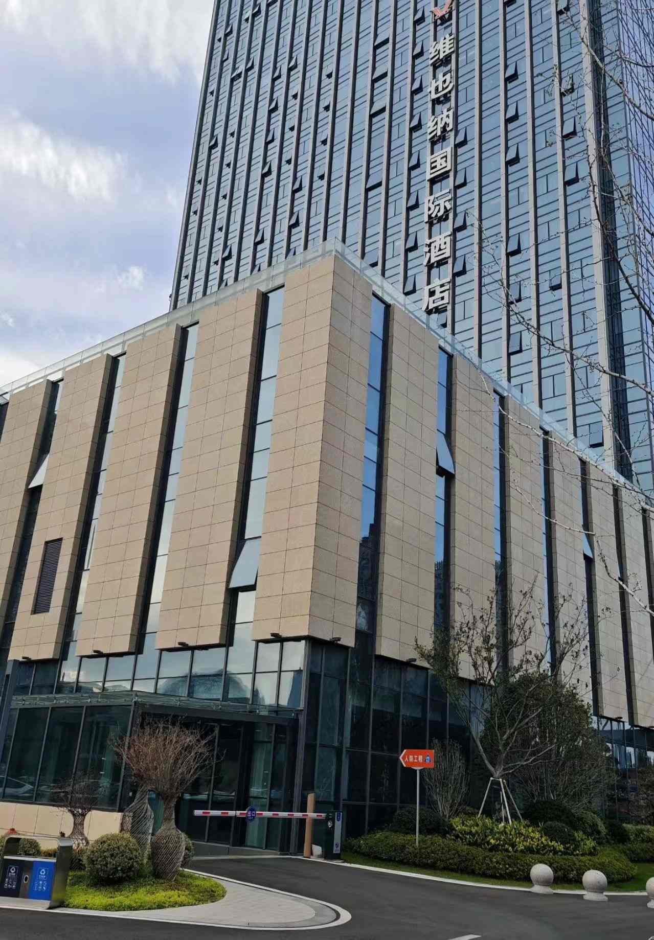 湘潭 黄金麻花岗岩外墙干挂