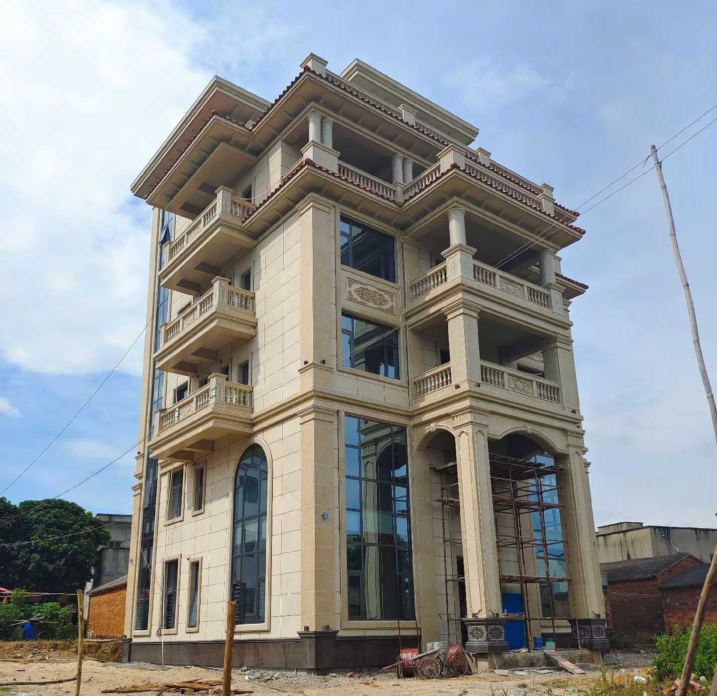 湘潭 黄金麻花岗岩石材别墅外墙干挂搭配（雕花栏杆花瓶柱门楼罗马柱）