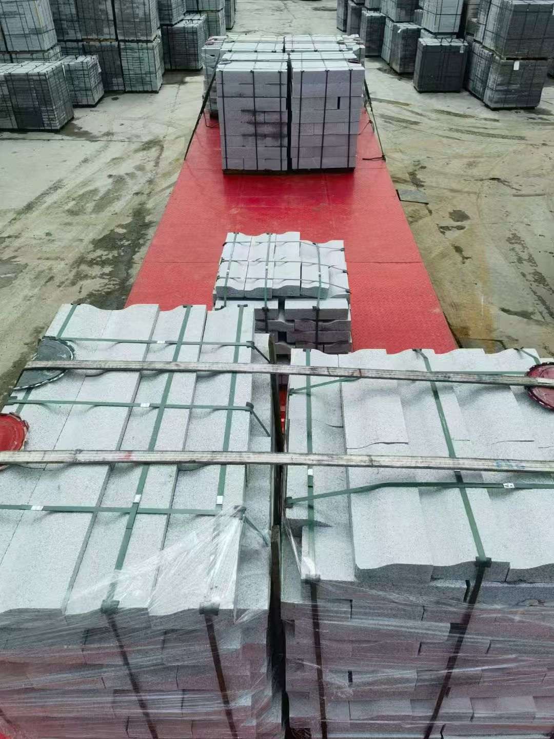 湘潭 芝麻白仿形加直形路沿石出货日常