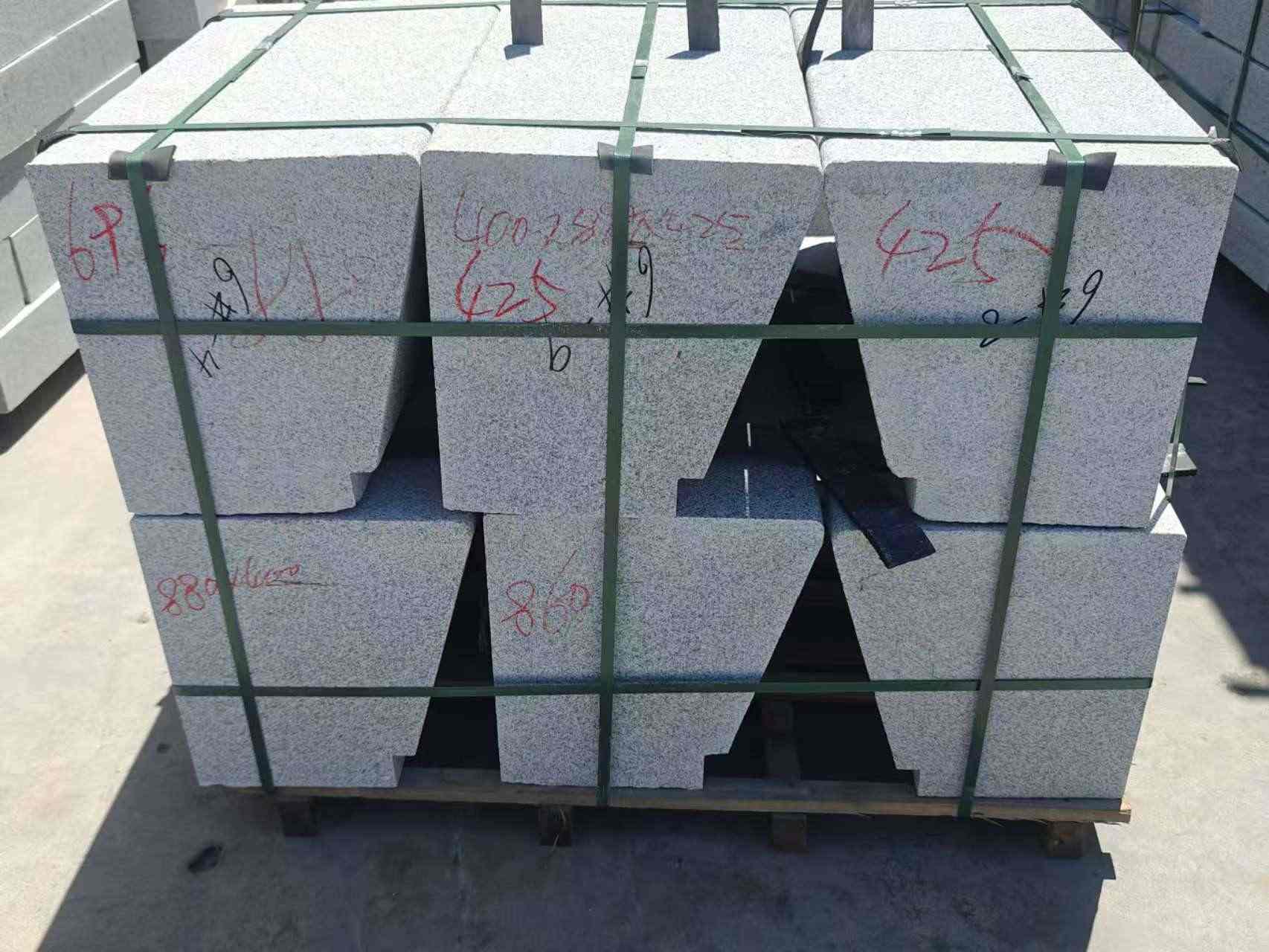 湘潭 芝麻白异形坐凳，石凳