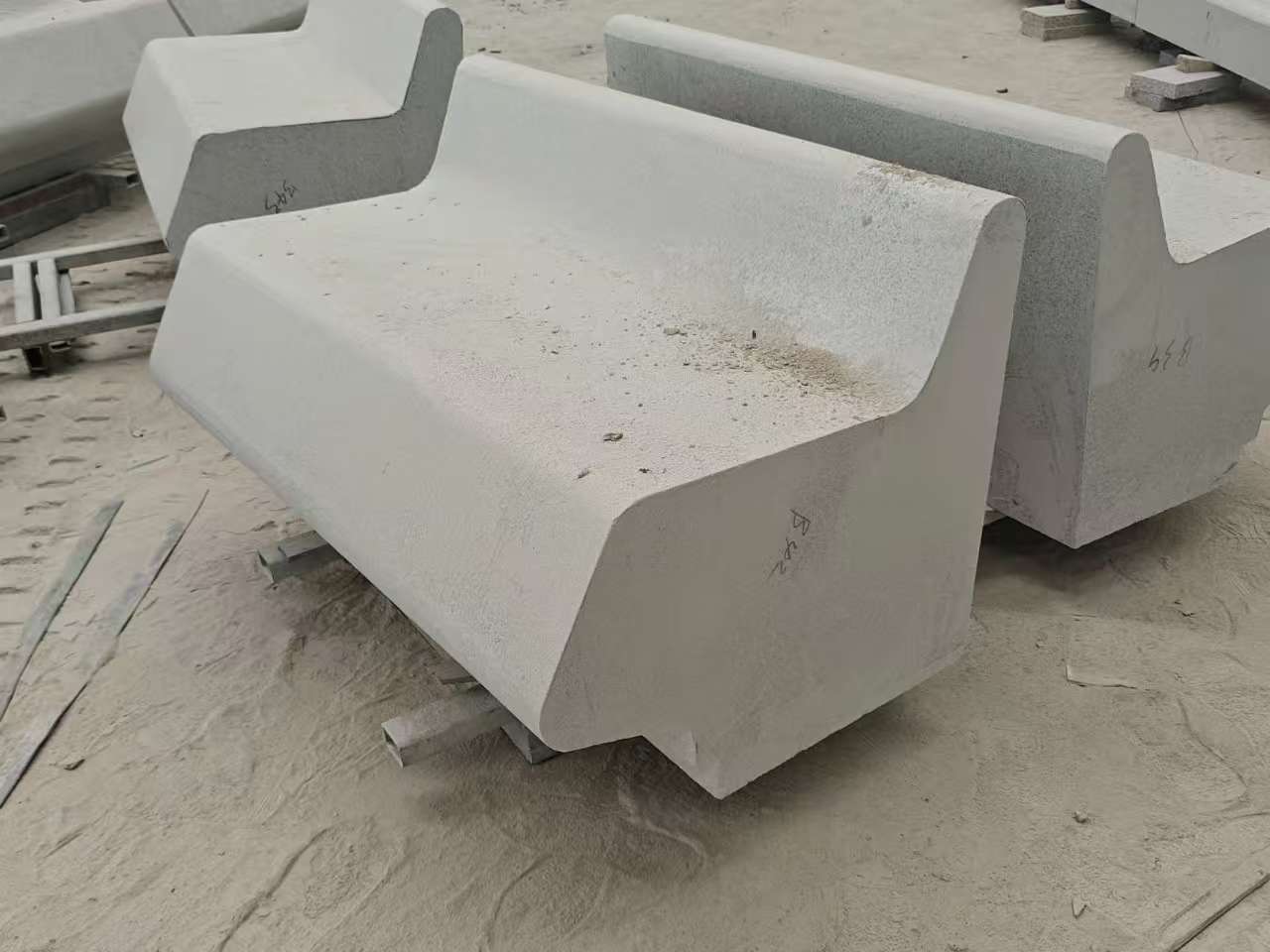 湘潭 芝麻白花岗岩异形坐凳，石凳