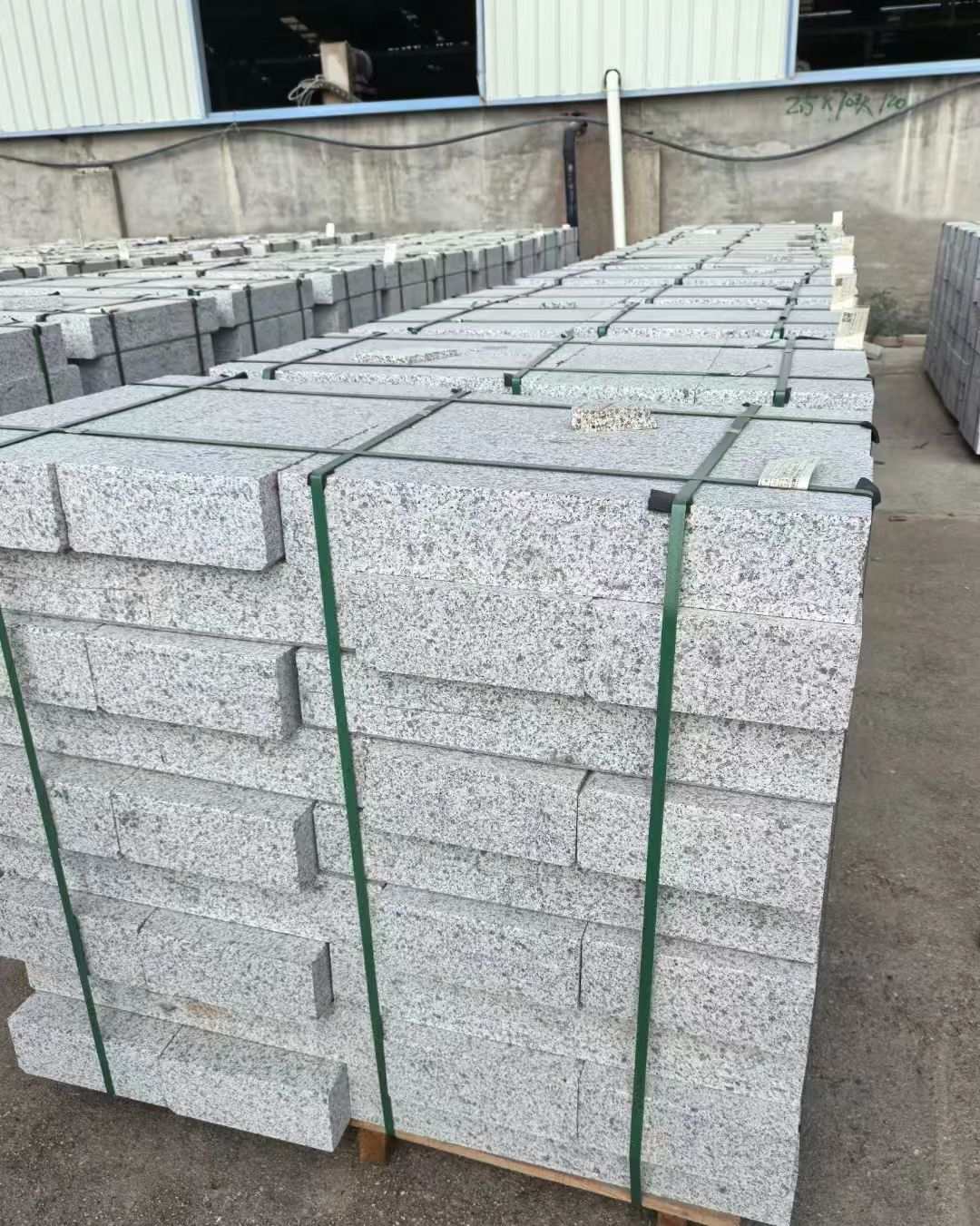 湘潭 白麻花岗岩路沿石，弧形路沿石，道牙石，马路牙子，界石，路缘石，平沿石，直岩石，平缘石等