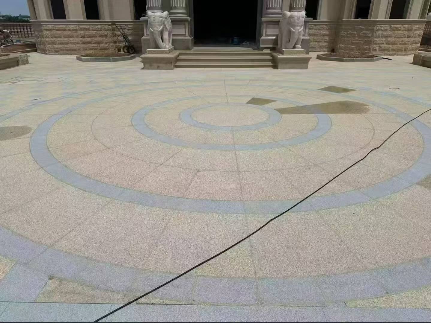 湘潭 黄金麻芝麻灰花岗岩石材地铺拼接效果