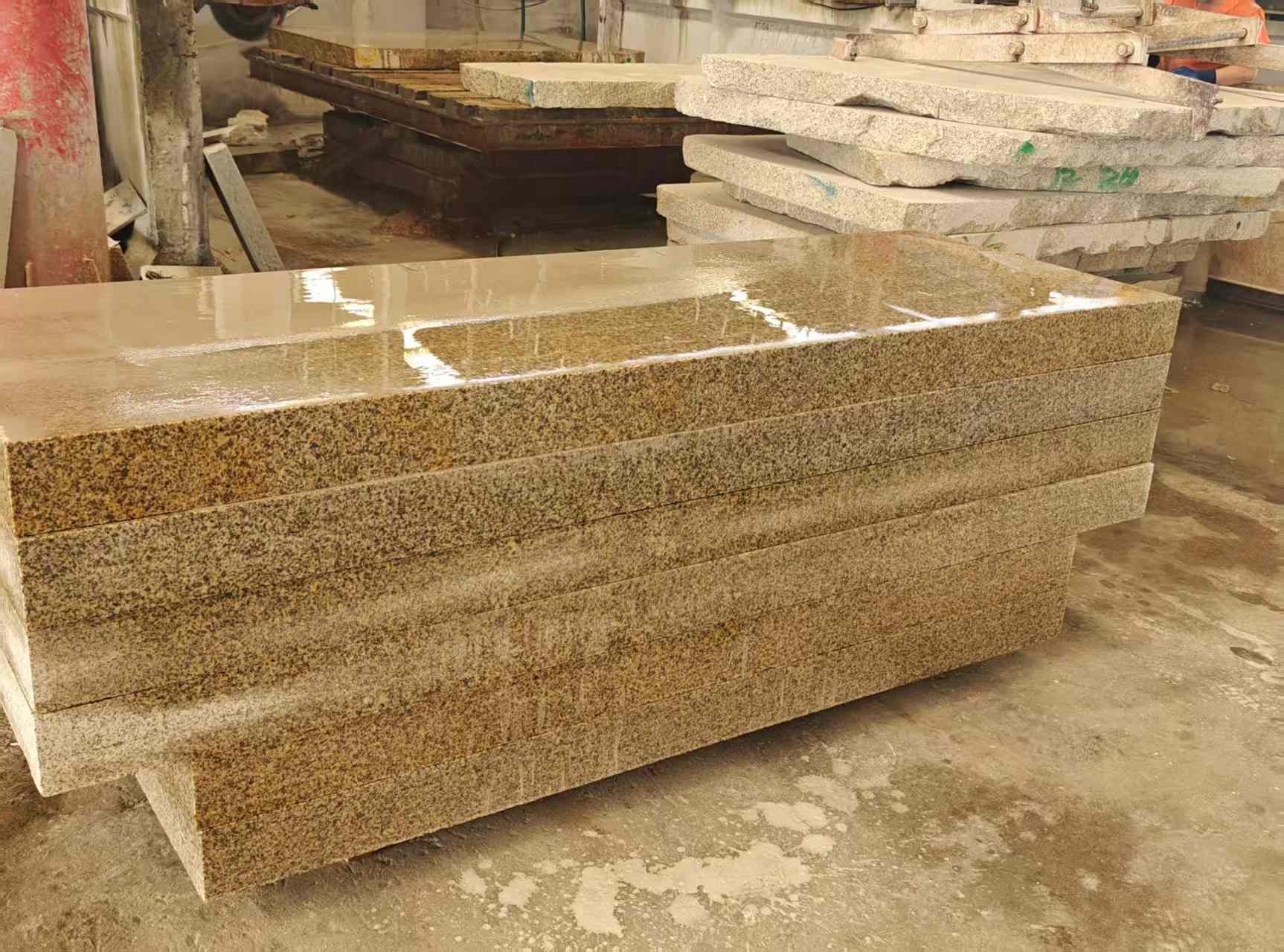 湘潭 黄金麻栏杆料半成品加工中